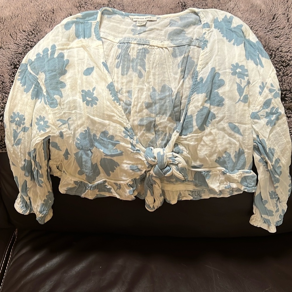 A&E XS shirt